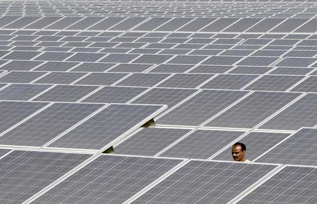 India on track for 20GW Goal from Indian Large-Scale Solar Pipeline – MNRE