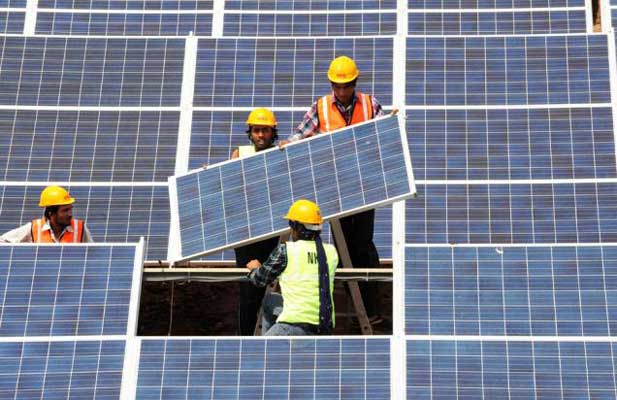 Indian Government doubles down on Solar Parks after SunEdison Setback