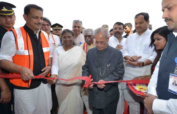 President Mukherjee Inaugurates the 44 Kms Deoghar – Basukinath Solar Street Light Project