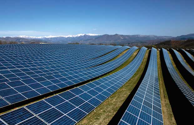 Contradiction in Key Markets Predicts Sluggish Growth Of Global PV Demand: IHS Markit