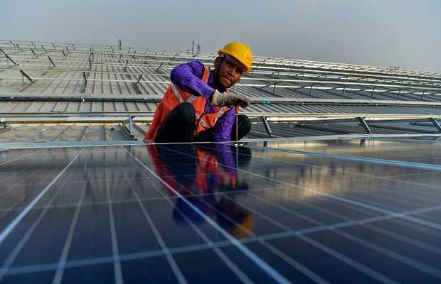India’s Clean Energy Sector Aims To Generate 330,000 New Jobs: Report