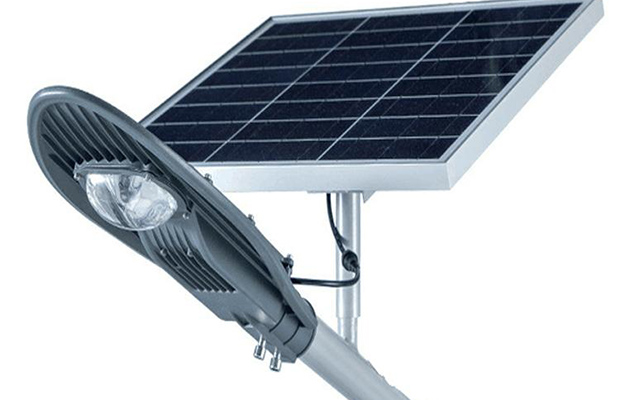 Indian Army Distributes 200 Solar Lights to J&K Nomads