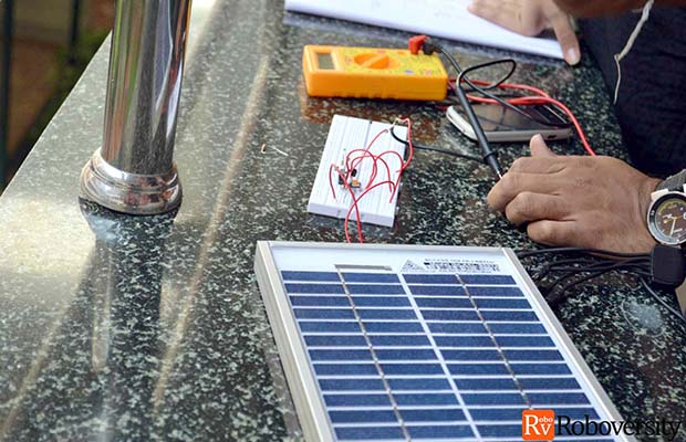 AMU Conducts ‘Grid Connected Solar PV Rooftop’ Workshop
