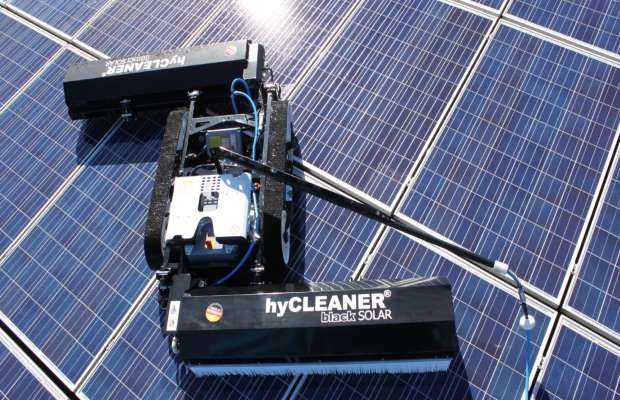TG Hylift Develops A Robotic Cleaner For Floating Solar Modules
