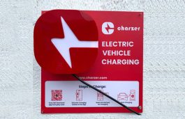 Omega Seiki Mobility, Charzer In Partnership For 20K Strong Pan India Charging Network