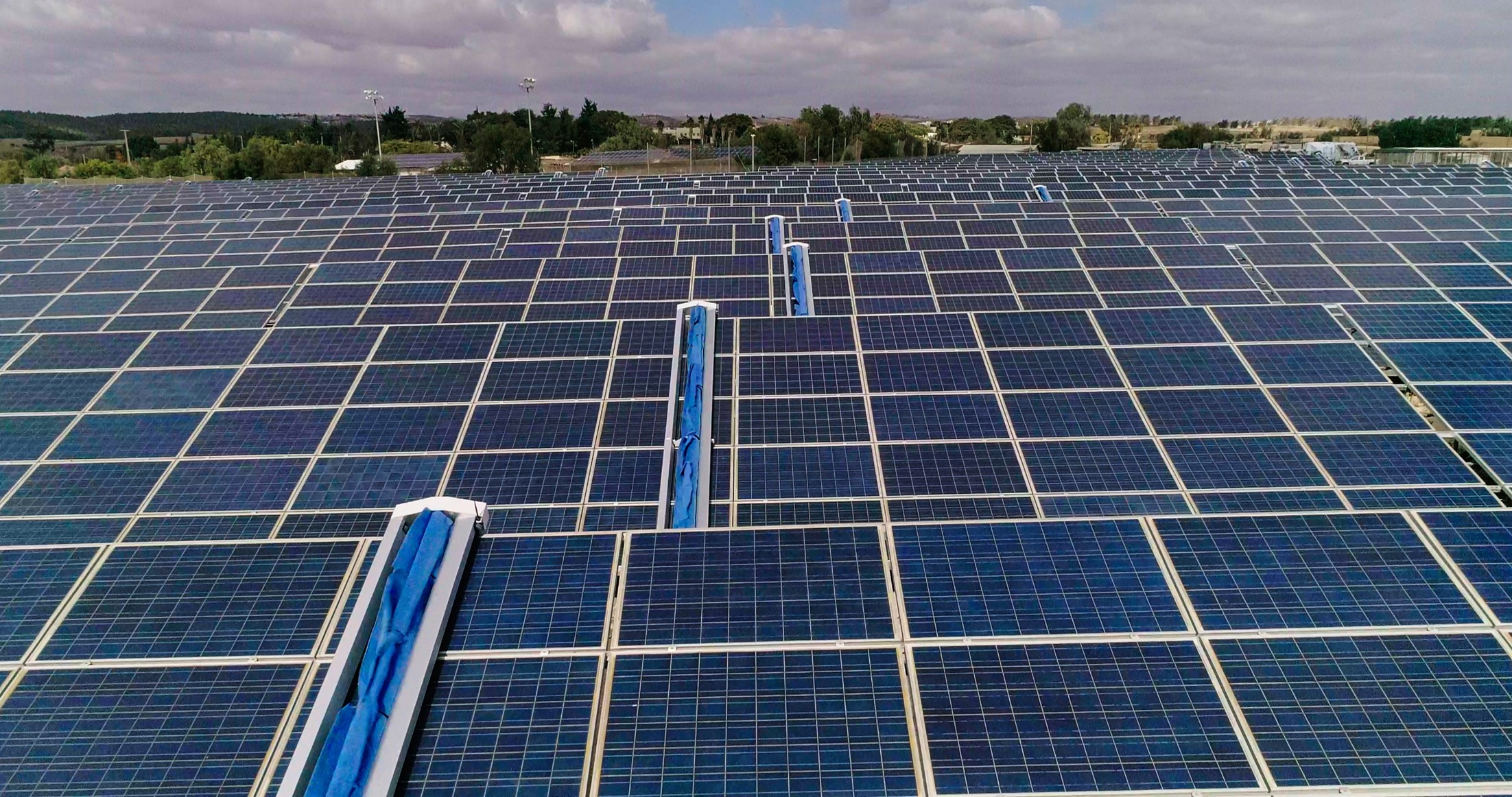 Robotic PV Panel Cleaning Firm Airtouch Solar Signs Agreement with ReNew Power