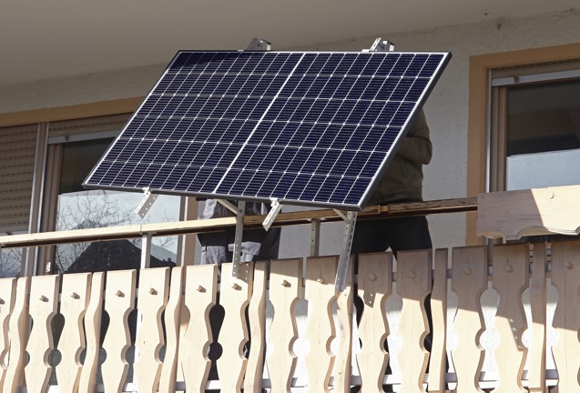 Balcony Solar' Seeks To Spread Solar Availability To New Segments - Saur  Energy International