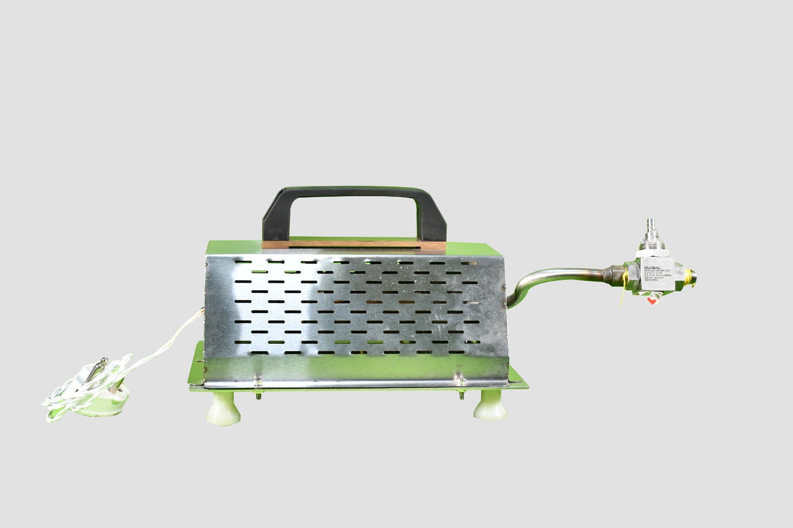 Heating device using renewable energy 