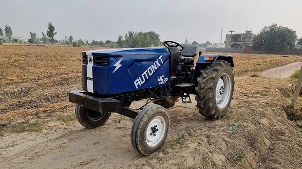 AutoNxt Automation Showcases Its 45HP Electric Tractor